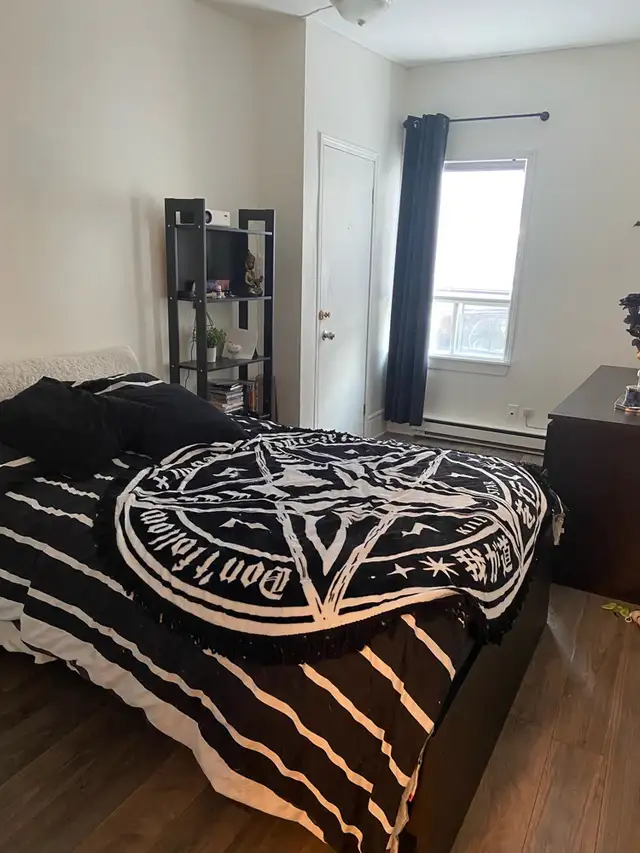 Très beau 2 1/2, au goût du jour ! rue Saint-Sauveur Juillet - Photo 3