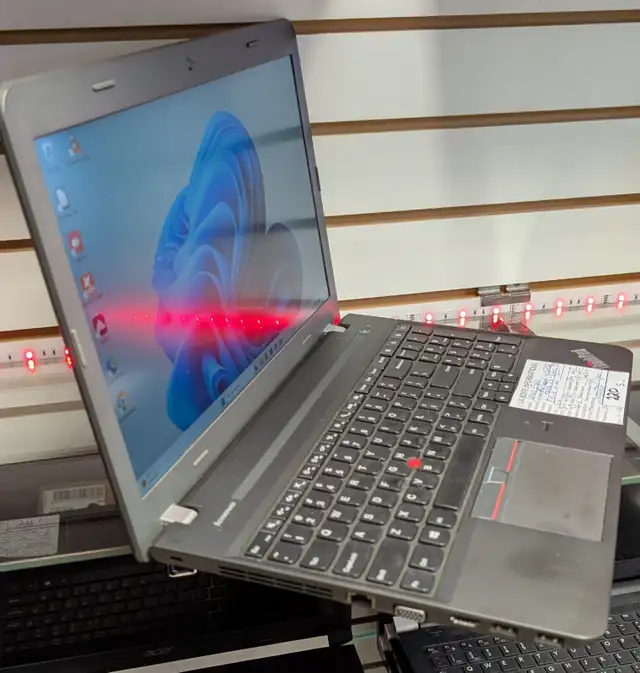 Laptop Lenovo E560 15,6' i7-6500U | 16Go DDR4 SSD 512Go R7 M370 - Photo 3