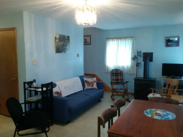 07-005 FURNISHED Lakefront home, all utilities incl. till June30 - Photo 2