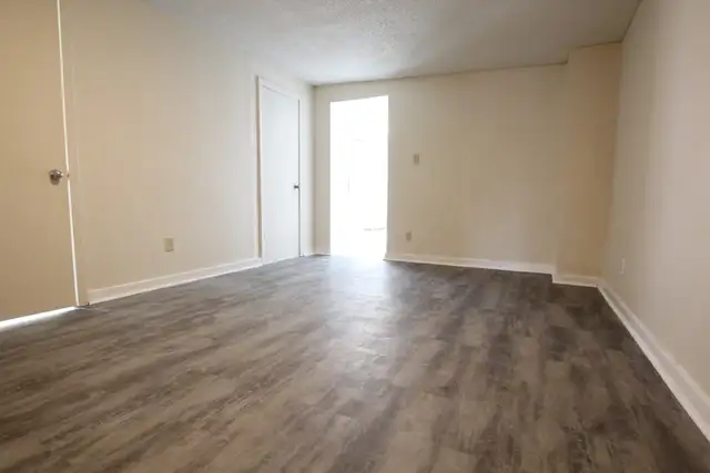 2 Bdm   Den/1 Bth Apt, All Utils Incl, May 15 - Photo 7