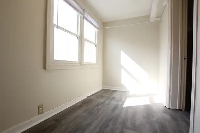 2 Bdm   Den/1 Bth Apt, All Utils Incl, May 15 - Photo 9