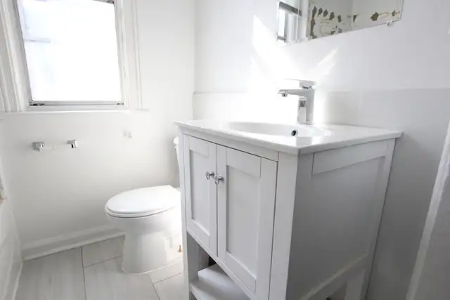 2 Bdm   Den/1 Bth Apt, All Utils Incl, May 15 - Photo 10