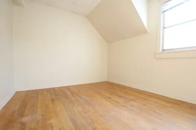 2 Bdm   Den/1 Bth Apt, All Utils Incl, May 15 - Photo 12