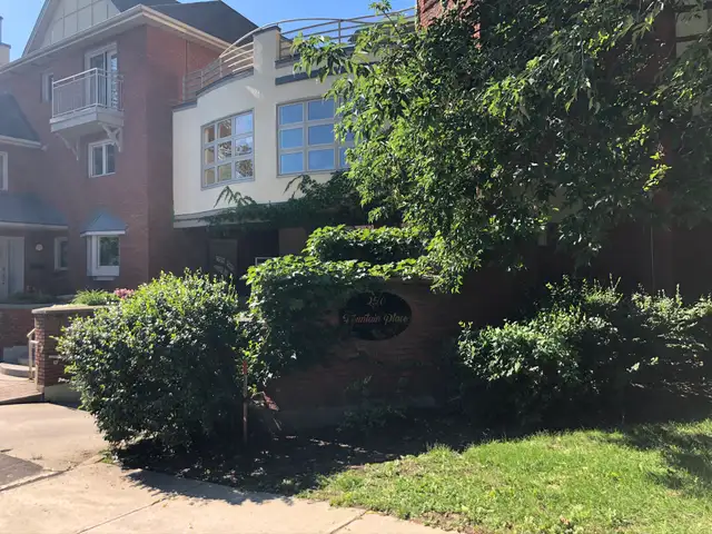 Stunning 2Storey Riverfront Condo, 2 Bed, 1Pkg, AvailNow! - Photo 4