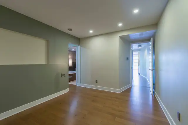 Stunning 2Storey Riverfront Condo, 2 Bed, 1Pkg, AvailNow! - Photo 13