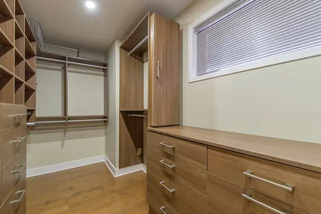 Stunning 2Storey Riverfront Condo, 2 Bed, 1Pkg, AvailNow! - Photo 15