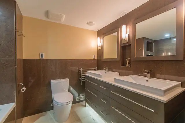 Stunning 2Storey Riverfront Condo, 2 Bed, 1Pkg, AvailNow! - Photo 17