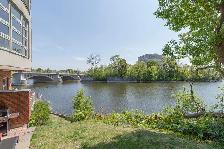 Stunning 2Storey Riverfront Condo, 2 Bed, 1Pkg, AvailNow! - Photo 18