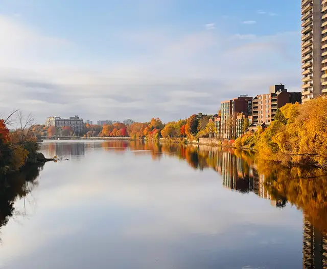 Stunning 2Storey Riverfront Condo, 2 Bed, 1Pkg, AvailNow! - Photo 20