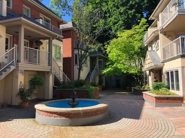 Stunning 2Storey Riverfront Condo, 2 Bed, 1Pkg, AvailNow! - Photo 21