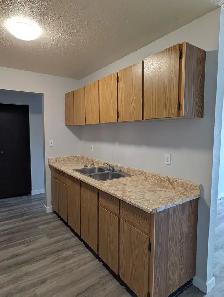 Unfurnished 2 Bed, 1 Bath Apartment - Photo 2