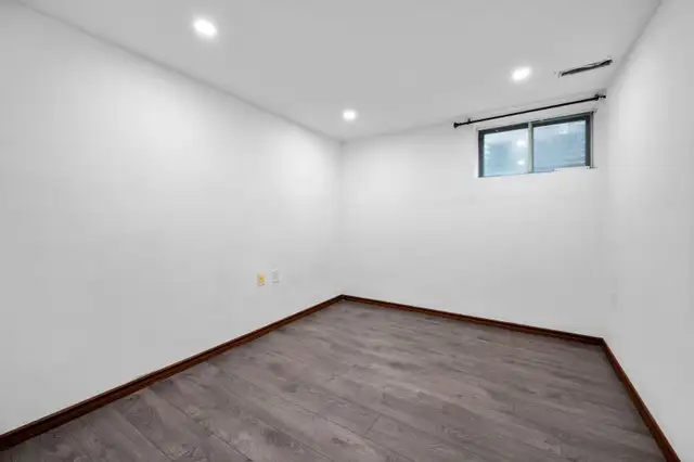 Basement for rent - Photo 4