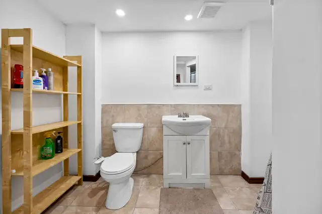 Basement for rent - Photo 5