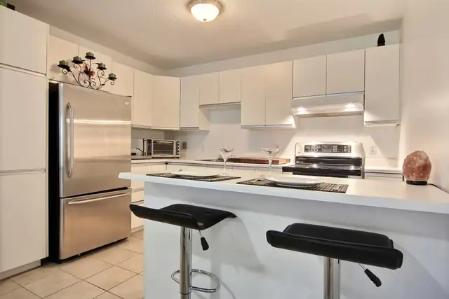 4 1/2 rue de Caen LES SAULES - POUR LE 1er JUILLET  au 1er étage