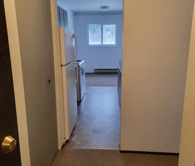 Unfurnished 2 Bed, 1 Bath Apartment - Photo 2