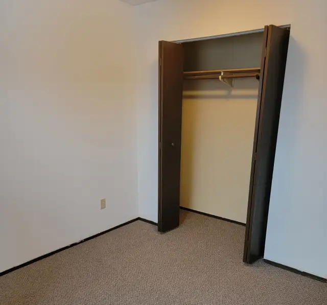 Unfurnished 2 Bed, 1 Bath Apartment - Photo 9
