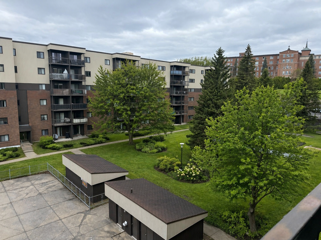 SUPERBE 4 ½ EN COIN,ENTIÈREMENT RÉNOVÉ-1575$ TOUT INCLUS! - Photo 9