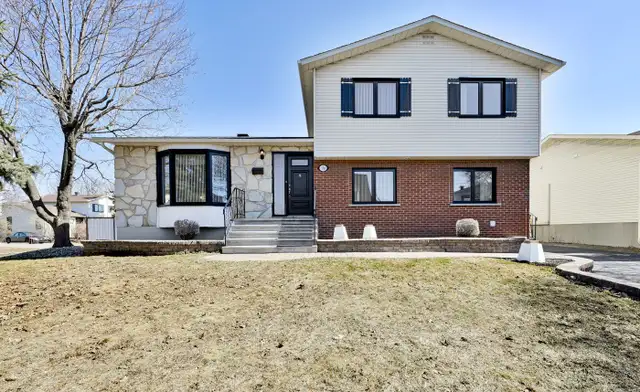 Maison IMPECCABLE, mobilité réduite friendly, à Boucherville