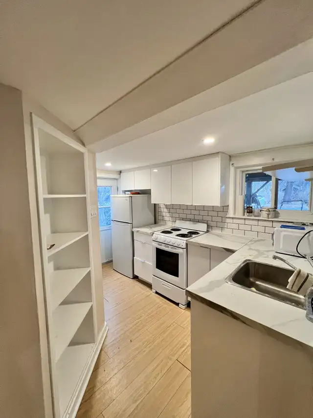 CHARMING 2 BR LOWER LEVEL UNIT | 108 HERRING COVE ROAD | $1595 - Photo 5