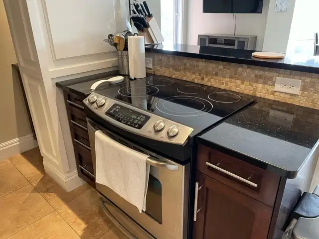 BEAUTIFUL 1 BED 1 BATH FURNISHED CONDO AVAILABLE NOW! - Photo 10