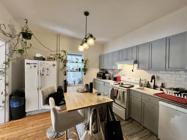 GORGEOUS 3 BR 1 BATH HALIFAX MAIN LEVEL FLAT AVAILABLE NOW! - Photo 4