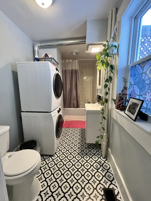 GORGEOUS 3 BR 1 BATH HALIFAX MAIN LEVEL FLAT AVAILABLE NOW! - Photo 8