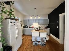 GORGEOUS 3 BR 1 BATH HALIFAX MAIN LEVEL FLAT AVAILABLE NOW! - Photo 10