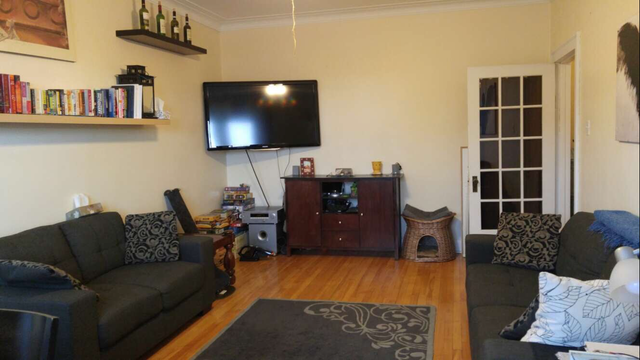 Large renovated  4 1/2 in the heart of Monkland Village for July