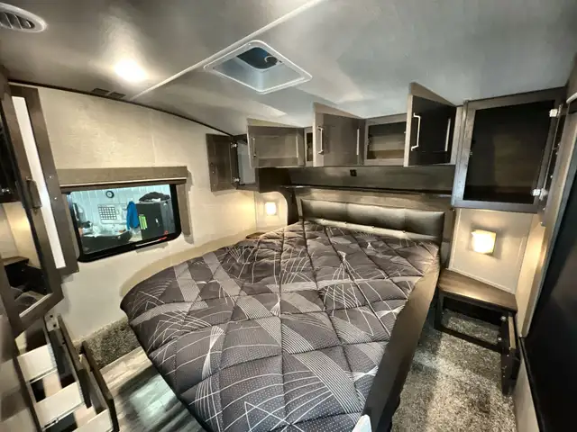 Reflection 150 Series 295RL – Lightweight Luxury Fifth Wheel - Photo 6