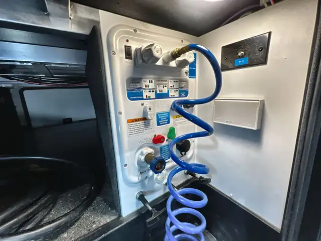 Reflection 150 Series 295RL – Lightweight Luxury Fifth Wheel - Photo 13