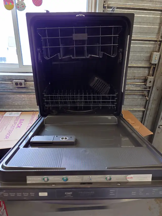 Frigidaire Gallery '24' Stainless Steel DIshwasher on Sale‼️ - Photo 4