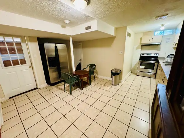 Private Furnished Room for Rent – Erin Mills, Mississauga - Photo 4