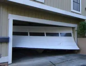 Garage Door Off-Track - Photo 3