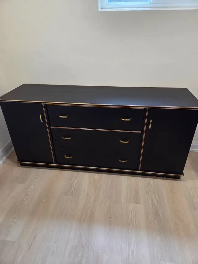 Free Bedroom furniture - Photo 3