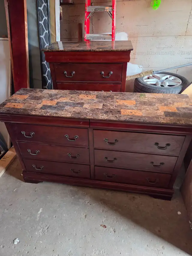 Free Bedroom furniture - Photo 4