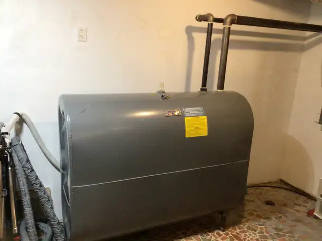 Oil tank 910 l