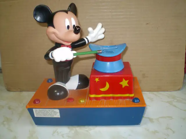 MICKEY MOUSE MAGICIAN THINKAWAY BANK-TALKS/MOVES- USED-WORKS $50