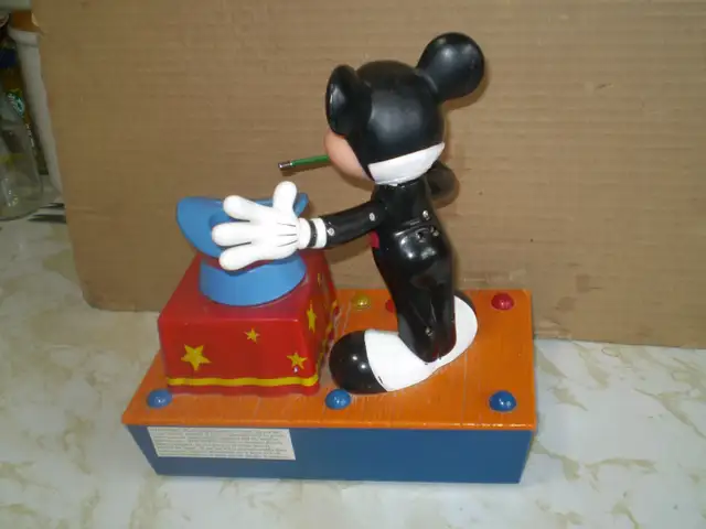 MICKEY MOUSE MAGICIAN THINKAWAY BANK-TALKS/MOVES- USED-WORKS $50 - Photo 2