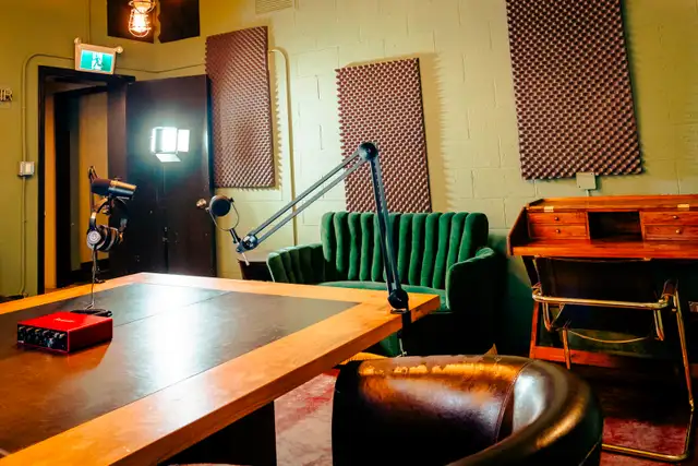 Flexible Office, Warehouse Space & Co-Work Facility - Photo 11