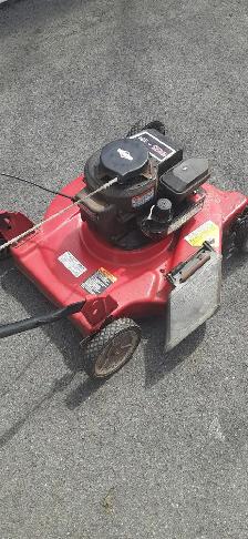 20 inch Murray gas push lawn mower