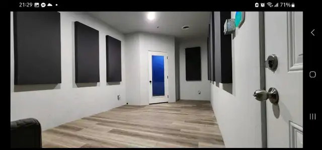 Recording Studio with Vocal Booth 4 rent Monthly Kennedy / Elle