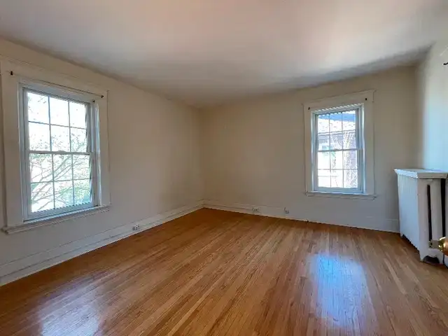 ATTN TRENT STUDENTSHurry Only 2 Bdrms Left! Close to It All! - Photo 5