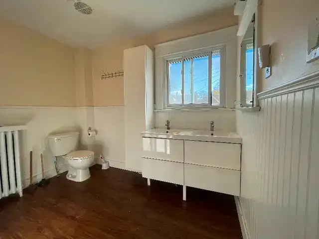 ATTN TRENT STUDENTSHurry Only 2 Bdrms Left! Close to It All! - Photo 8