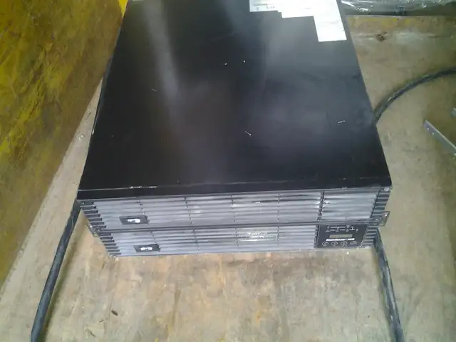 Tripp Lite SU6000RT4UHVPM — a 6000VA (5400W) SmartOnline UPS  20 - Photo 2