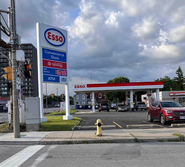 Hiring Part-Time Cashier - Esso Brantford - Photo 2