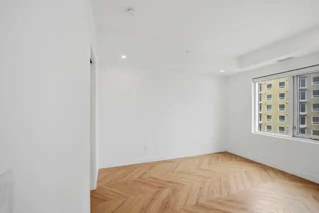 Welcome to this beautifully maintained 3-bedroom condo - Photo 6