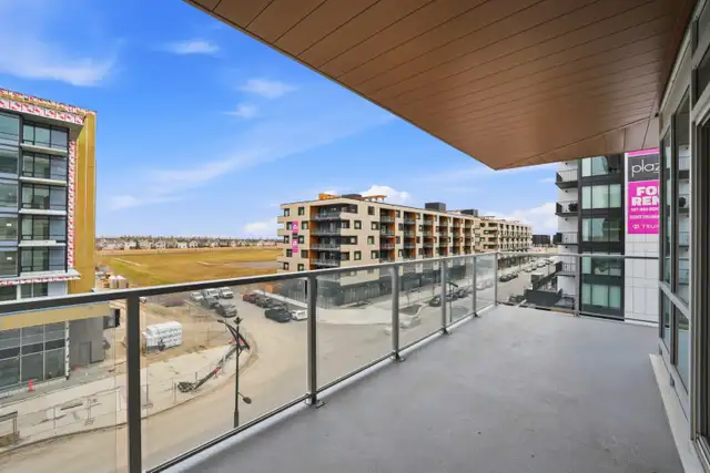 Welcome to this beautifully maintained 3-bedroom condo - Photo 8