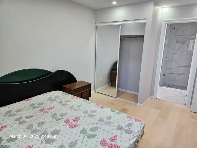 Room with Private washroom for rent, Mississauga, $1200 all incl - Photo 2