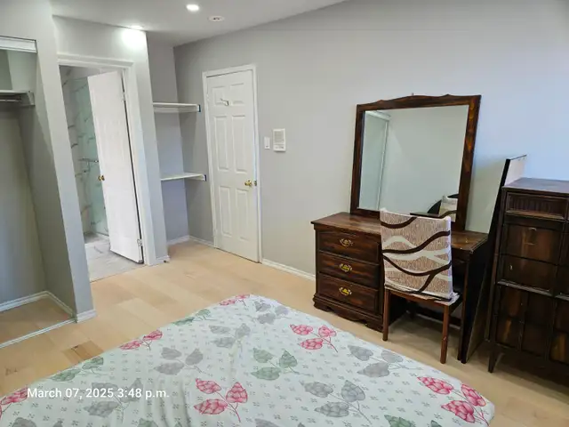 Room with Private washroom for rent, Mississauga, $1200 all incl - Photo 4