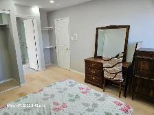 Room with Private washroom for rent, Mississauga, $1200 all incl - Photo 4